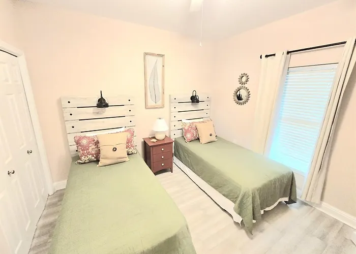 Crystal Shores 1101 Gulf Front Corner Unit Apartment *
